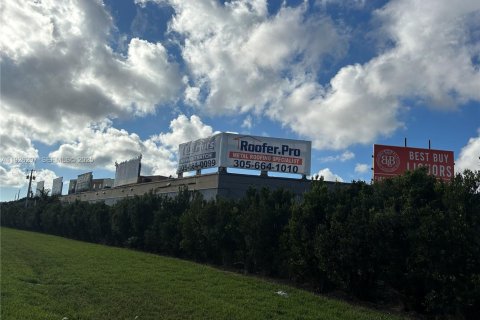 Commercial property in Florida City, Florida № 1986147 - photo 17