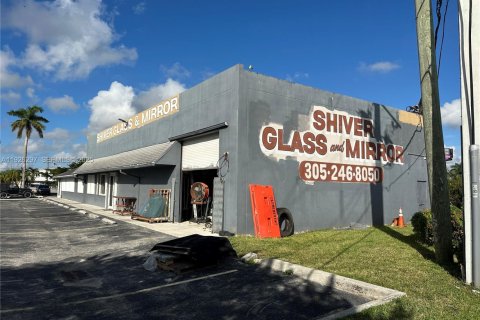 Commercial property in Florida City, Florida № 1986147 - photo 10