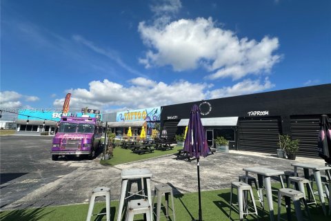 Commercial property in Florida City, Florida № 1986147 - photo 3