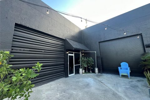 Commercial property in Florida City, Florida № 1986147 - photo 7