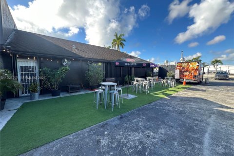 Commercial property in Florida City, Florida № 1986147 - photo 9