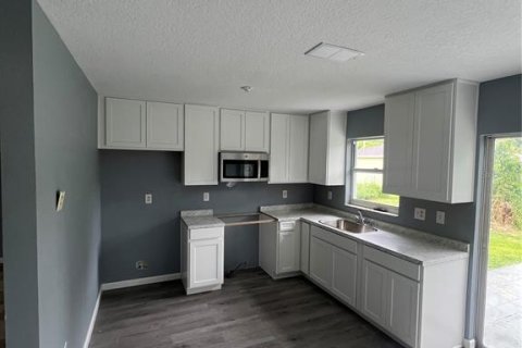 House in Palmetto, Florida 3 bedrooms, 97.83 sq.m. № 1656675 - photo 10