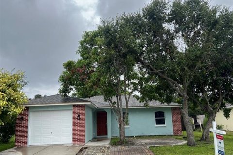 House in Palmetto, Florida 3 bedrooms, 97.83 sq.m. № 1656675 - photo 3