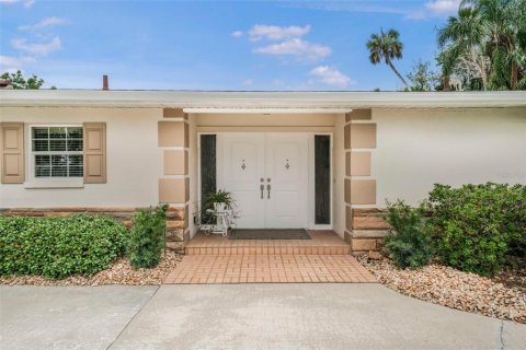 House in Crystal River, Florida 3 bedrooms, 330.64 sq.m. № 1800003 - photo 13