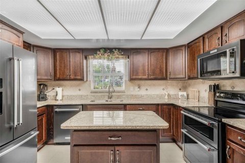 House in Crystal River, Florida 3 bedrooms, 330.64 sq.m. № 1800003 - photo 22