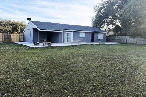 Купить виллу или дом в Порт-Сент-Луси, Флорида 3 спальни, 109.25м2, № 1990965 - фото 19