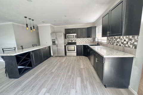 Купить виллу или дом в Порт-Сент-Луси, Флорида 3 спальни, 109.25м2, № 1990965 - фото 4