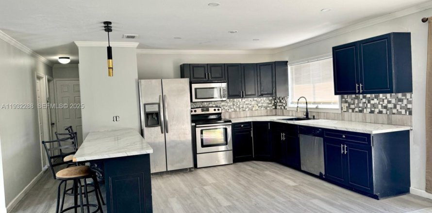 Дом в Порт-Сент-Луси, Флорида 3 спальни, 109.25м2 № 1990965