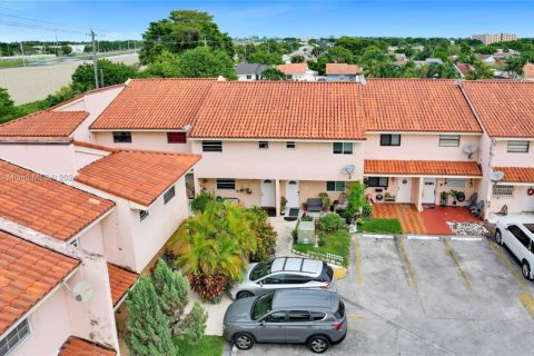 Купить кондоминиум в Майами, Флорида 3 спальни, 108.97м2, № 1850347 - фото 21