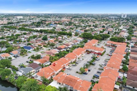 Купить кондоминиум в Майами, Флорида 3 спальни, 108.97м2, № 1850347 - фото 22