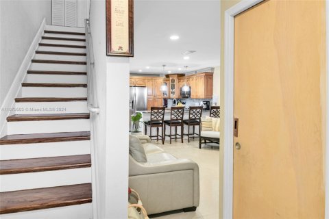 Купить кондоминиум в Майами, Флорида 3 спальни, 108.97м2, № 1850347 - фото 10