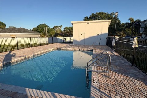 Townhouse in Bradenton, Florida 2 bedrooms, 102.19 sq.m. № 2386769 - photo 18