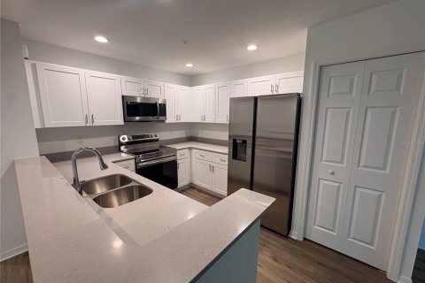 Townhouse in Bradenton, Florida 2 bedrooms, 102.19 sq.m. № 2386769 - photo 12
