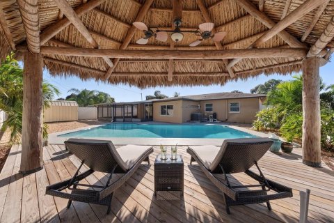 Villa ou maison à vendre à Largo, Floride: 2 chambres, 148.64 m2 № 2416908 - photo 2