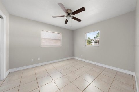 Villa ou maison à vendre à Largo, Floride: 2 chambres, 148.64 m2 № 2416908 - photo 16