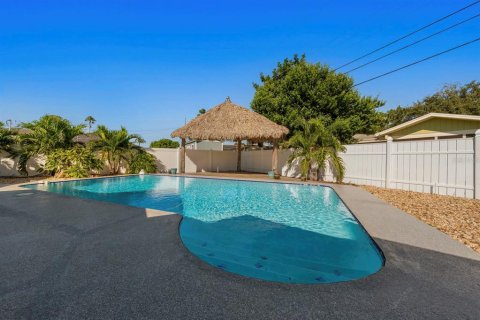 Villa ou maison à vendre à Largo, Floride: 2 chambres, 148.64 m2 № 2416908 - photo 19