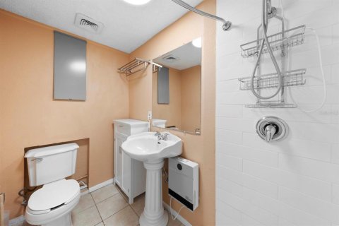 Villa ou maison à vendre à Largo, Floride: 2 chambres, 148.64 m2 № 2416908 - photo 20