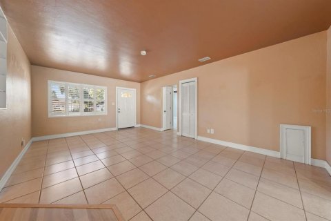 Villa ou maison à vendre à Largo, Floride: 2 chambres, 148.64 m2 № 2416908 - photo 5
