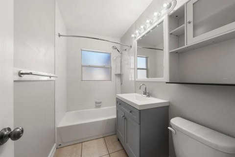 Villa ou maison à vendre à Largo, Floride: 2 chambres, 148.64 m2 № 2416908 - photo 14