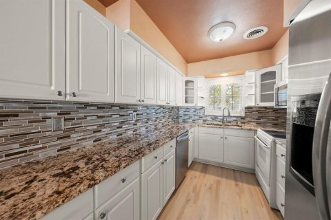 Villa ou maison à vendre à Largo, Floride: 2 chambres, 148.64 m2 № 2416908 - photo 9