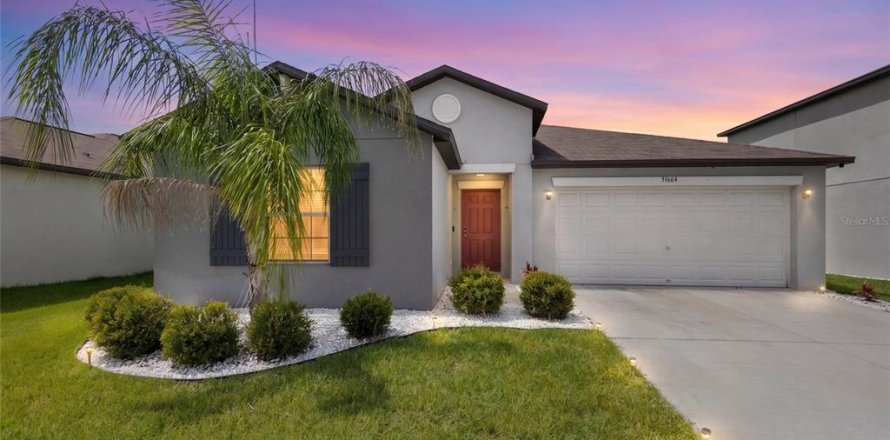 Villa ou maison à Wesley Chapel, Floride 4 chambres, 180.14 m2 № 2287611