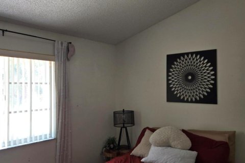 Townhouse in West Palm Beach, Florida 2 bedrooms, 112.5 sq.m. № 2278811 - photo 18