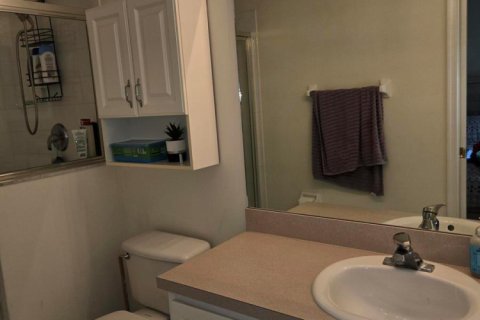 Townhouse in West Palm Beach, Florida 2 bedrooms, 112.5 sq.m. № 2278811 - photo 19