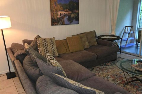 Townhouse in West Palm Beach, Florida 2 bedrooms, 112.5 sq.m. № 2278811 - photo 13
