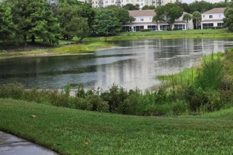 Townhouse in West Palm Beach, Florida 2 bedrooms, 112.5 sq.m. № 2278811 - photo 5
