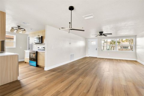 Купить виллу или дом в Гудзон, Флорида 4 комнаты, 121.89м2, № 2205908 - фото 7