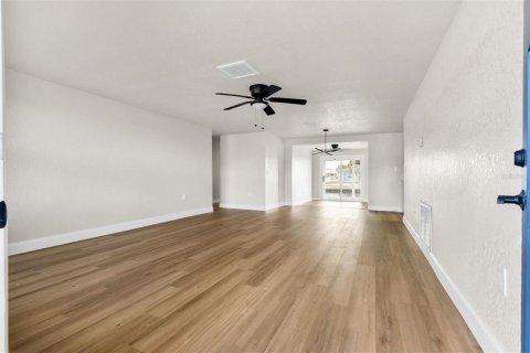 Купить виллу или дом в Гудзон, Флорида 4 комнаты, 121.89м2, № 2205908 - фото 5