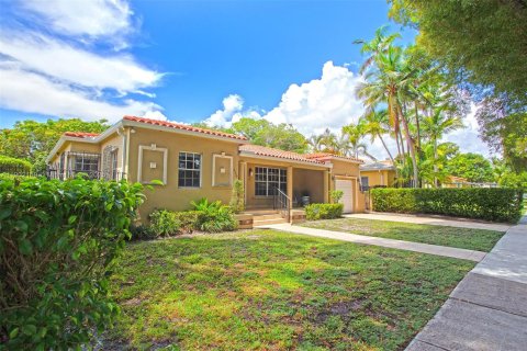 House in Miami, Florida 3 bedrooms, 180.14 sq.m. № 1953611 - photo 1