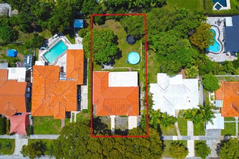 House in Miami, Florida 3 bedrooms, 180.14 sq.m. № 1953611 - photo 5