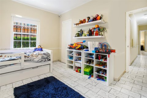 House in Miami, Florida 3 bedrooms, 180.14 sq.m. № 1953611 - photo 20