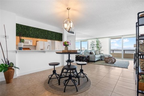 Condo in Tampa, Florida, 2 bedrooms  № 1816752 - photo 14