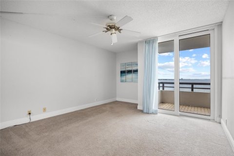 Condo in Tampa, Florida, 2 bedrooms  № 1816752 - photo 27