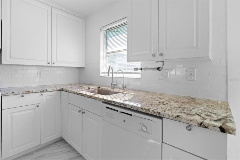 Casa en venta en Pinellas Park, Florida, 1 dormitorio, 83.8 m2 № 2217736 - foto 15