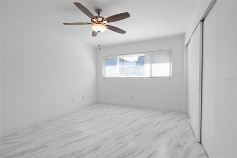 Casa en venta en Pinellas Park, Florida, 1 dormitorio, 83.8 m2 № 2217736 - foto 16