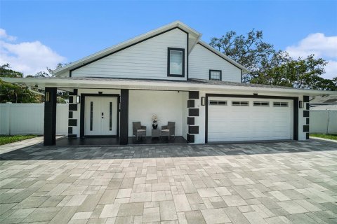 Casa en Tampa, Florida 3 dormitorios, 261.33 m2 № 2128897