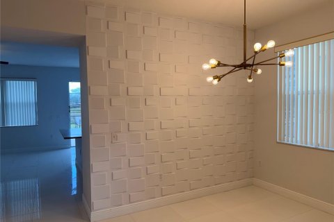 Villa ou maison à louer à Davenport, Floride: 4 chambres, 173.54 m2 № 2233799 - photo 5