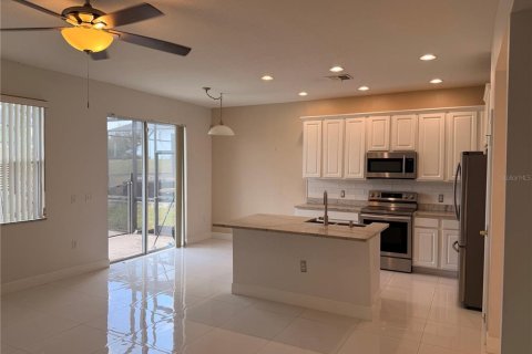 Villa ou maison à louer à Davenport, Floride: 4 chambres, 173.54 m2 № 2233799 - photo 15