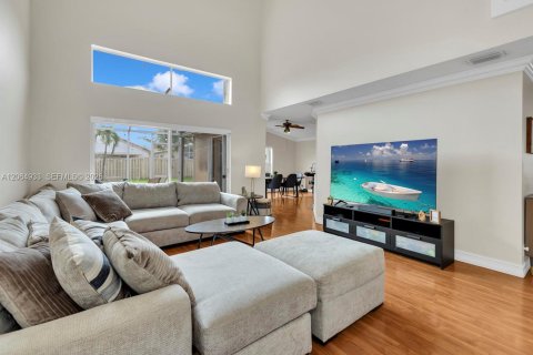 Villa ou maison à vendre à Miramar, Floride: 3 chambres, 172.98 m2 № 2279525 - photo 5