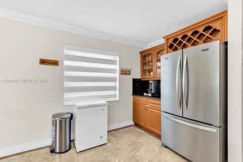 Villa ou maison à vendre à Miramar, Floride: 3 chambres, 172.98 m2 № 2279525 - photo 13