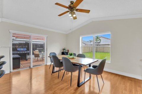 Villa ou maison à vendre à Miramar, Floride: 3 chambres, 172.98 m2 № 2279525 - photo 8