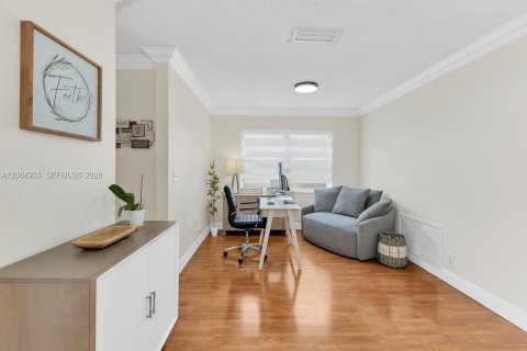 Villa ou maison à vendre à Miramar, Floride: 3 chambres, 172.98 m2 № 2279525 - photo 14