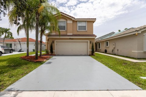 Villa ou maison à Miramar, Floride 3 chambres, 172.98 m2 № 2279525