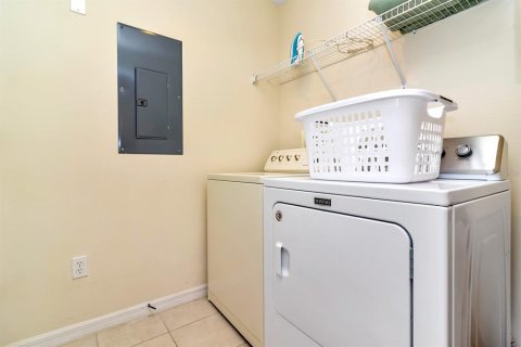 Adosado en alquiler en Kissimmee, Florida, 3 dormitorios, 120.31 m2 № 1908306 - foto 17