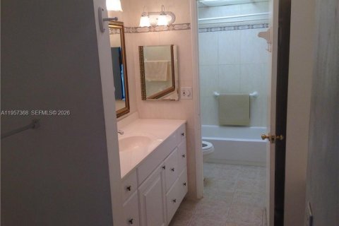 Condominio en venta en Lauderhill, Florida, 2 dormitorios, 106.84 m2 № 2011659 - foto 9