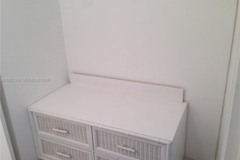 Condominio en venta en Lauderhill, Florida, 2 dormitorios, 106.84 m2 № 2011659 - foto 10