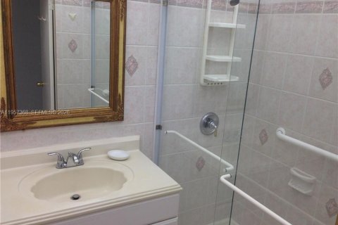 Condominio en venta en Lauderhill, Florida, 2 dormitorios, 106.84 m2 № 2011659 - foto 8